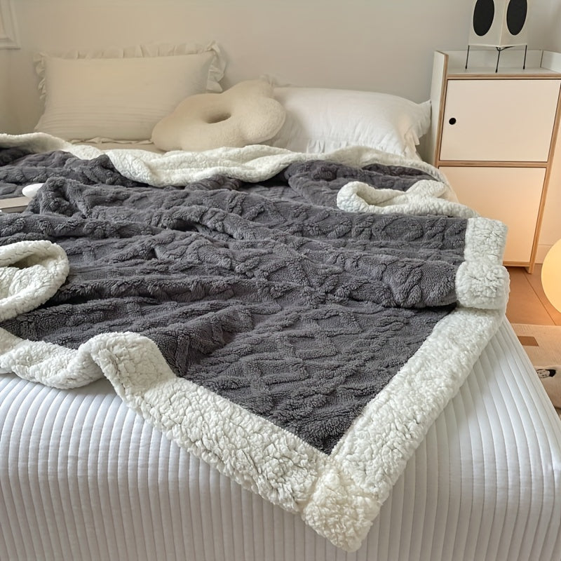 CozyNest - Reversible Fleece-Decke