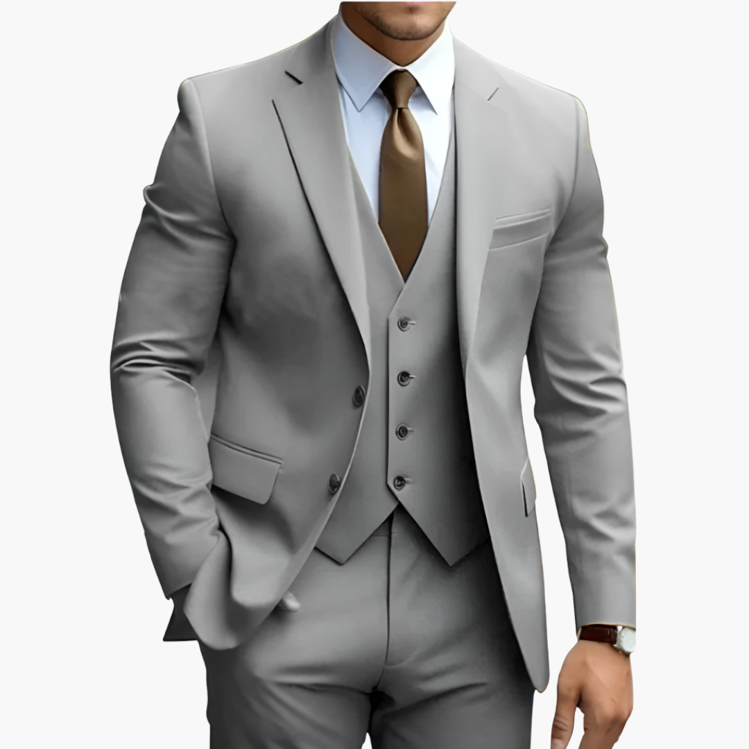 Stilvoller Herrenanzug mit Jacke, Weste und Hose