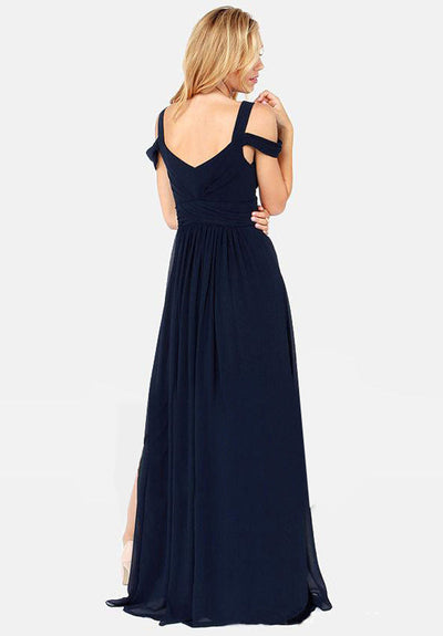 Elegantes Damenkleid mit offener Schulter und Schlitz in Maxilänge