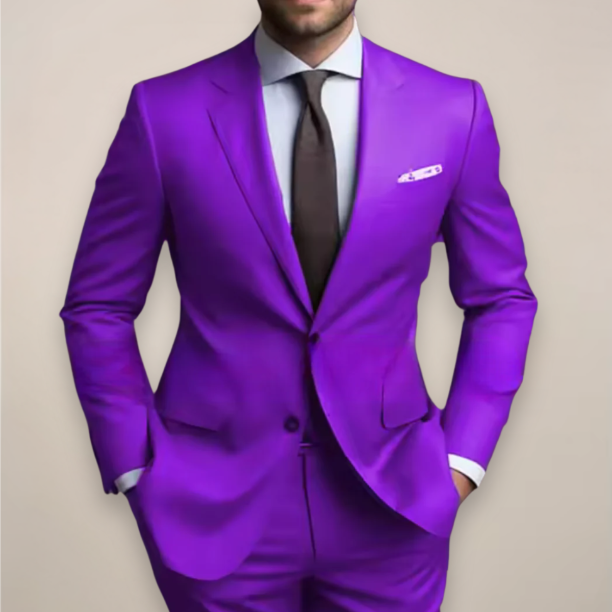 Zweiteiliger Herrenanzug in normaler Passform - Maßgeschneiderter Blazer mit spitzem Revers und passender Hose
