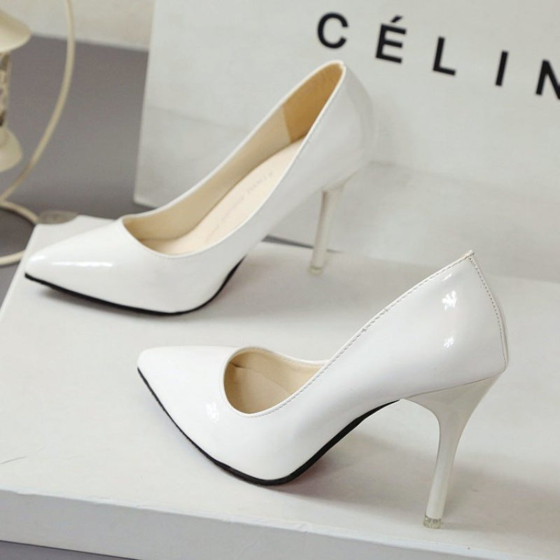 Elegante High Heels mit spitzen Zehen für den Sommer