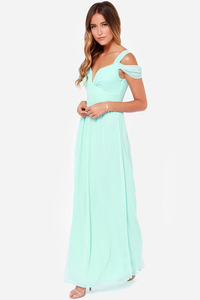 Elegantes Damenkleid mit offener Schulter und Schlitz in Maxilänge