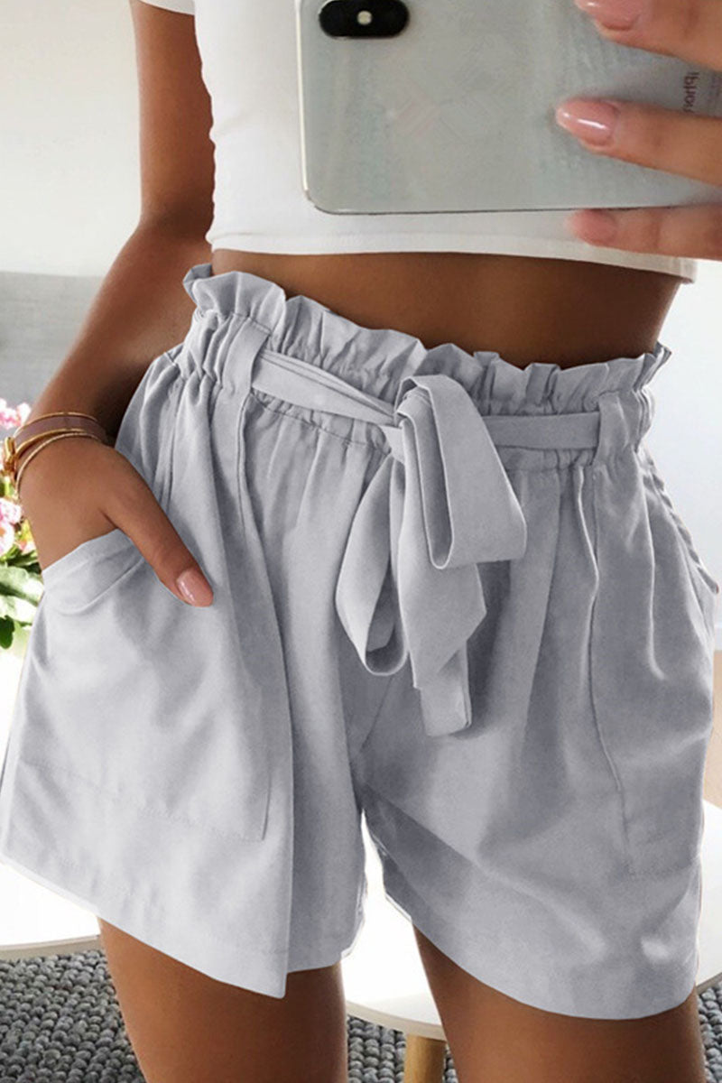 Damen Shorts mit Paperbag-Taille und Bindegürtel in lässiger Passform