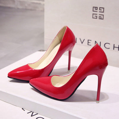 Elegante High Heels mit spitzen Zehen für den Sommer