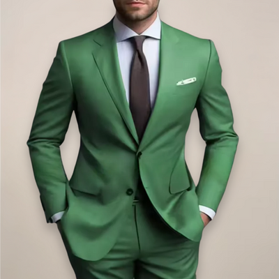 Zweiteiliger Herrenanzug in normaler Passform - Maßgeschneiderter Blazer mit spitzem Revers und passender Hose