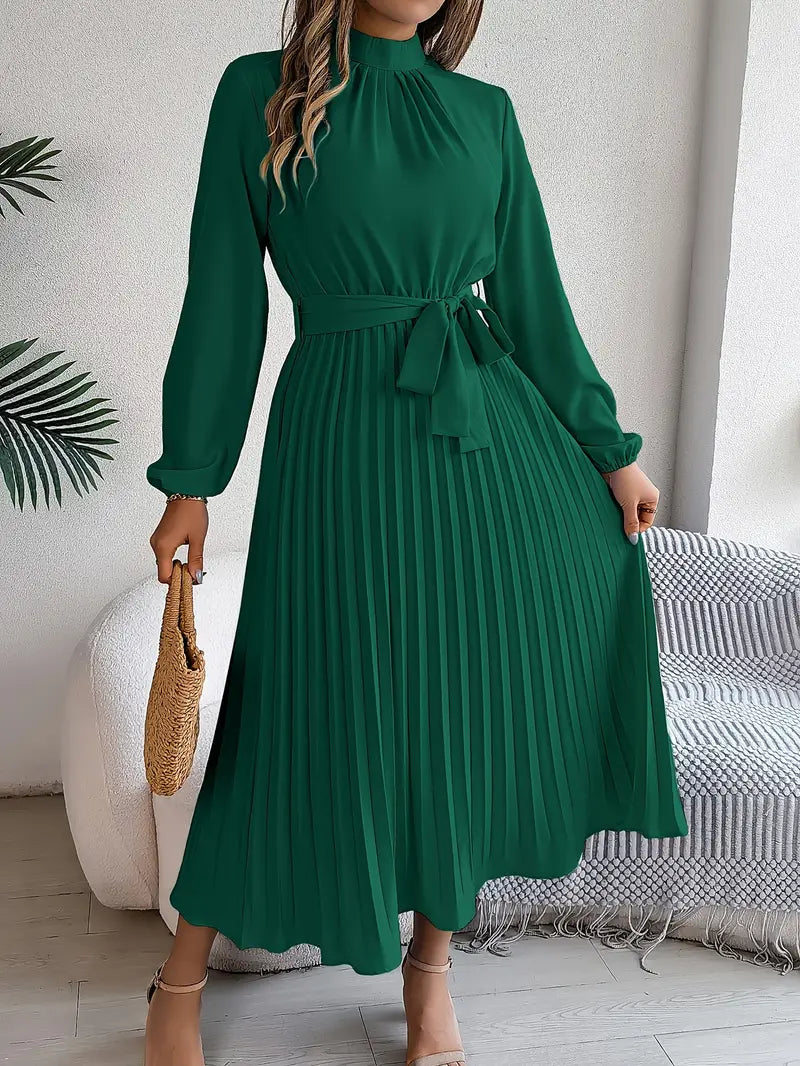 Layla - einfarbiges Kleid mit Stehkragen und plissiertem Gürtel