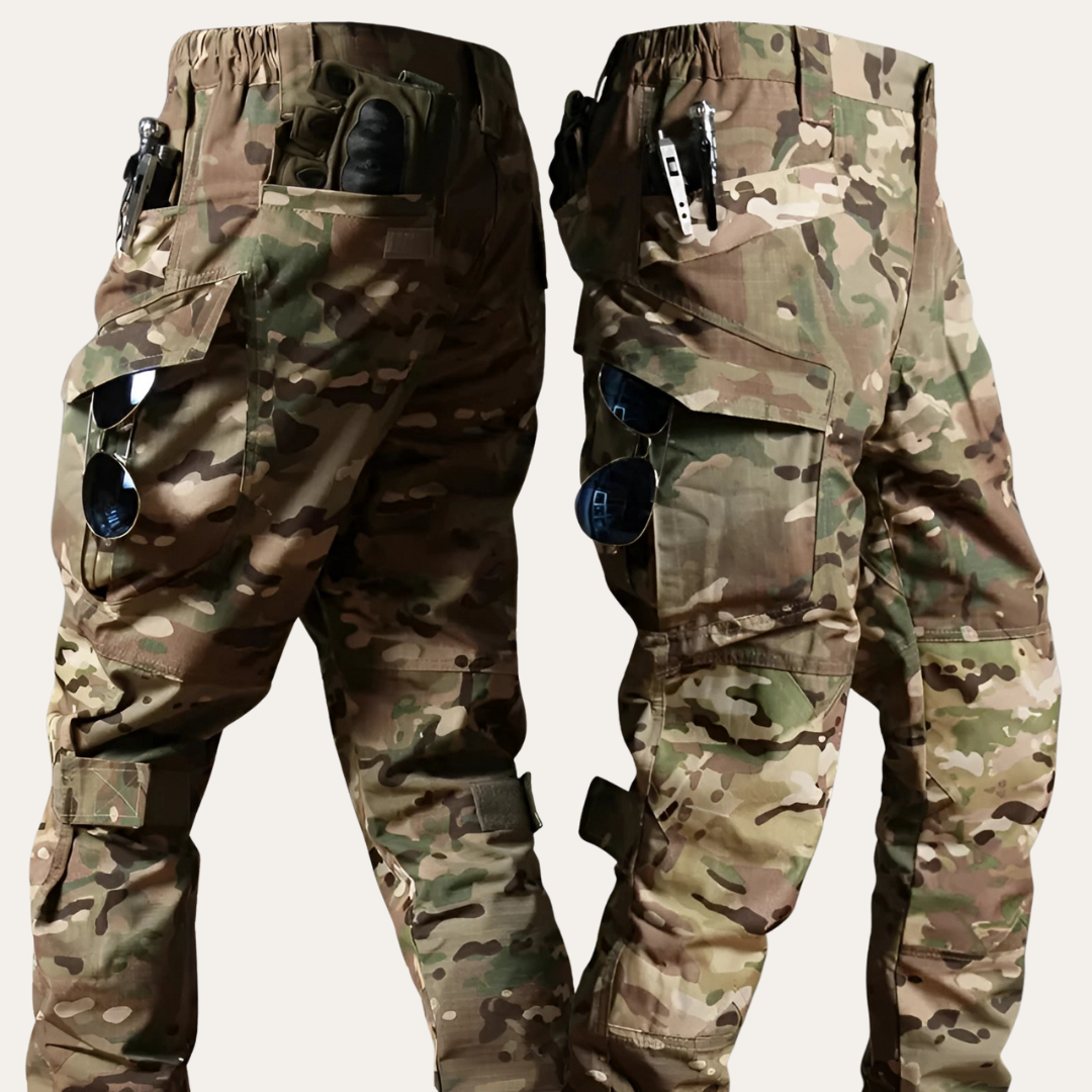 Taktisk outfit för män med multi-kamouflagedesign