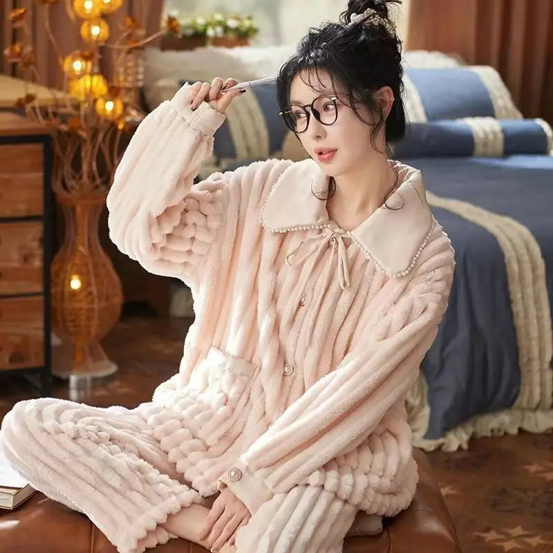 Warmer, stilvoller Flanellpyjama – Nika
