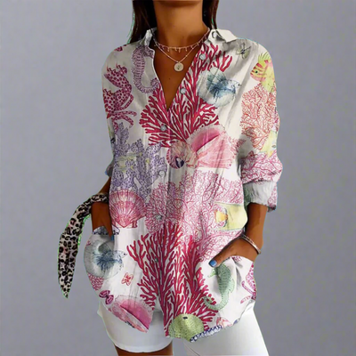 Klassische Bluse aus hochwertigem Stoff mit handgefertigten Details