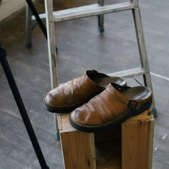 Clogs Herren Lederschuhe Komfort Pantoletten mit verstellbarem Riemen