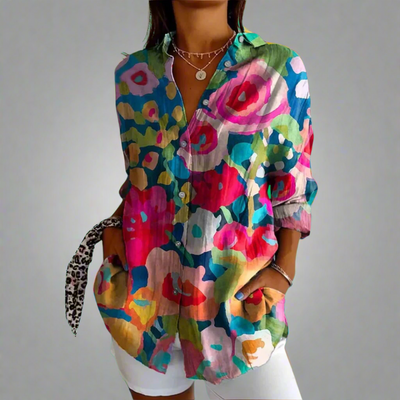 Klassische Bluse aus hochwertigem Stoff mit handgefertigten Details