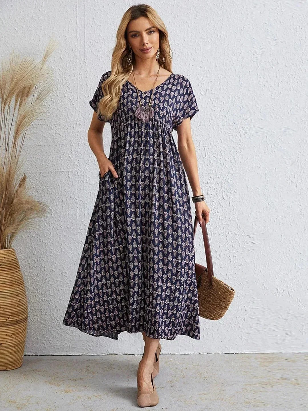Aganietta - Neues Vintage-Kleid mit V-Ausschnitt aus natürliche Textur und soft-touch-stoff