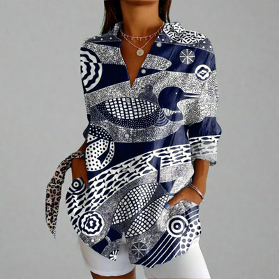 Klassische Bluse aus hochwertigem Stoff mit handgefertigten Details