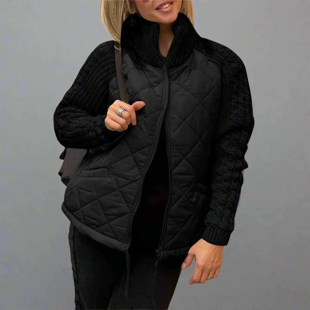 Wattierte Jacke mit gestrickten Ärmeln
