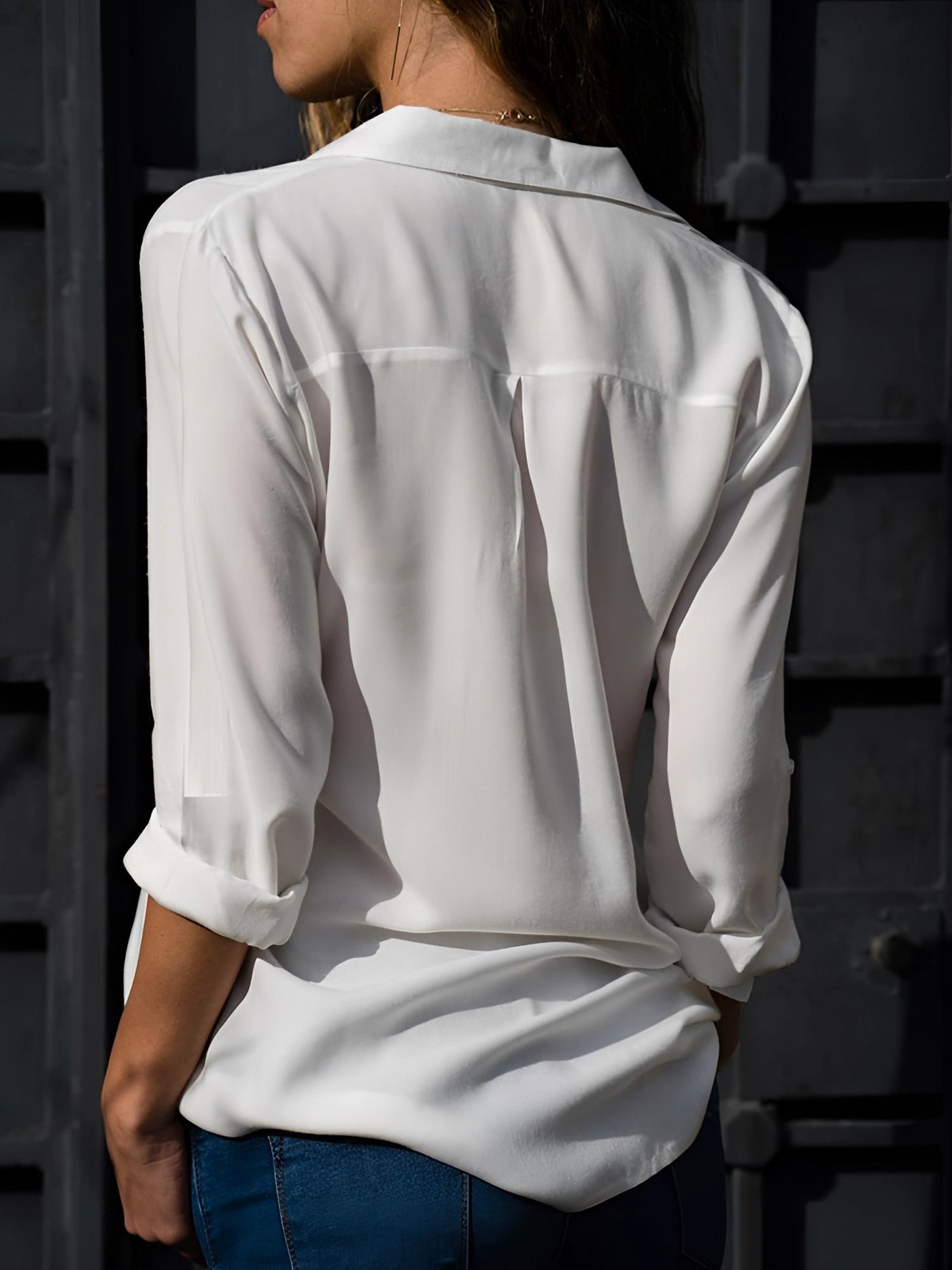 Ivy - glatter, glänzender Stoffnbluse mit langen Ärmeln für Frauen