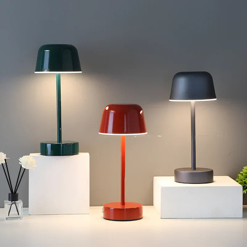 Bunte LED-Tischlampe im Retrodesign, kabellos, USB