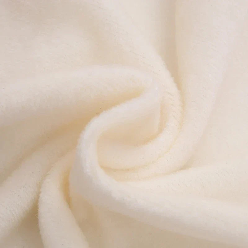 Warmer und kuscheliger Baby-Winterstrampler mit Ohren