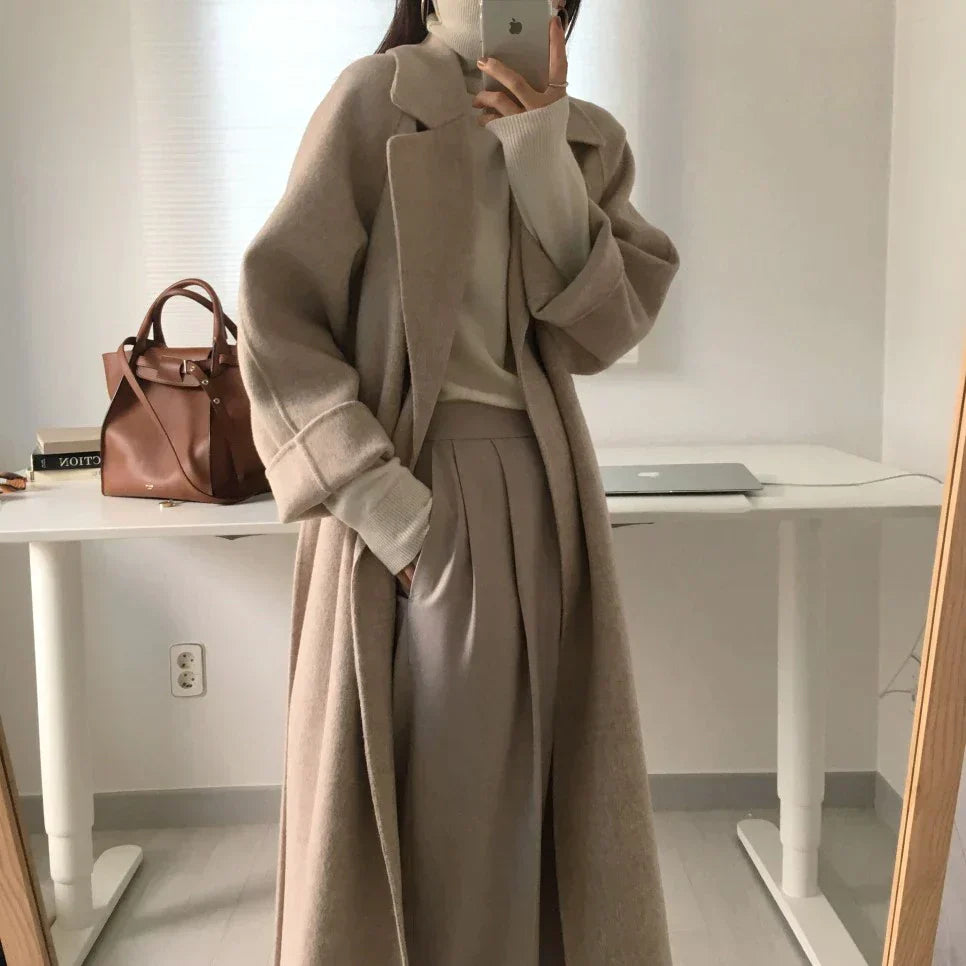 Warme, wattierte Winterjacke für Frauen mit voller Länge