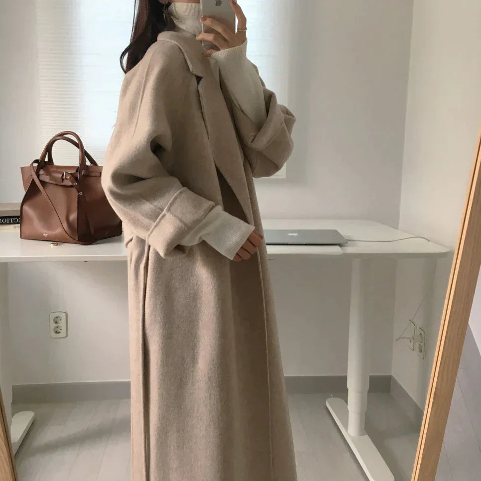 Warme, wattierte Winterjacke für Frauen mit voller Länge