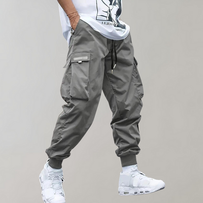 Vielseitige Herren-Cargohose mit schmalem Bein