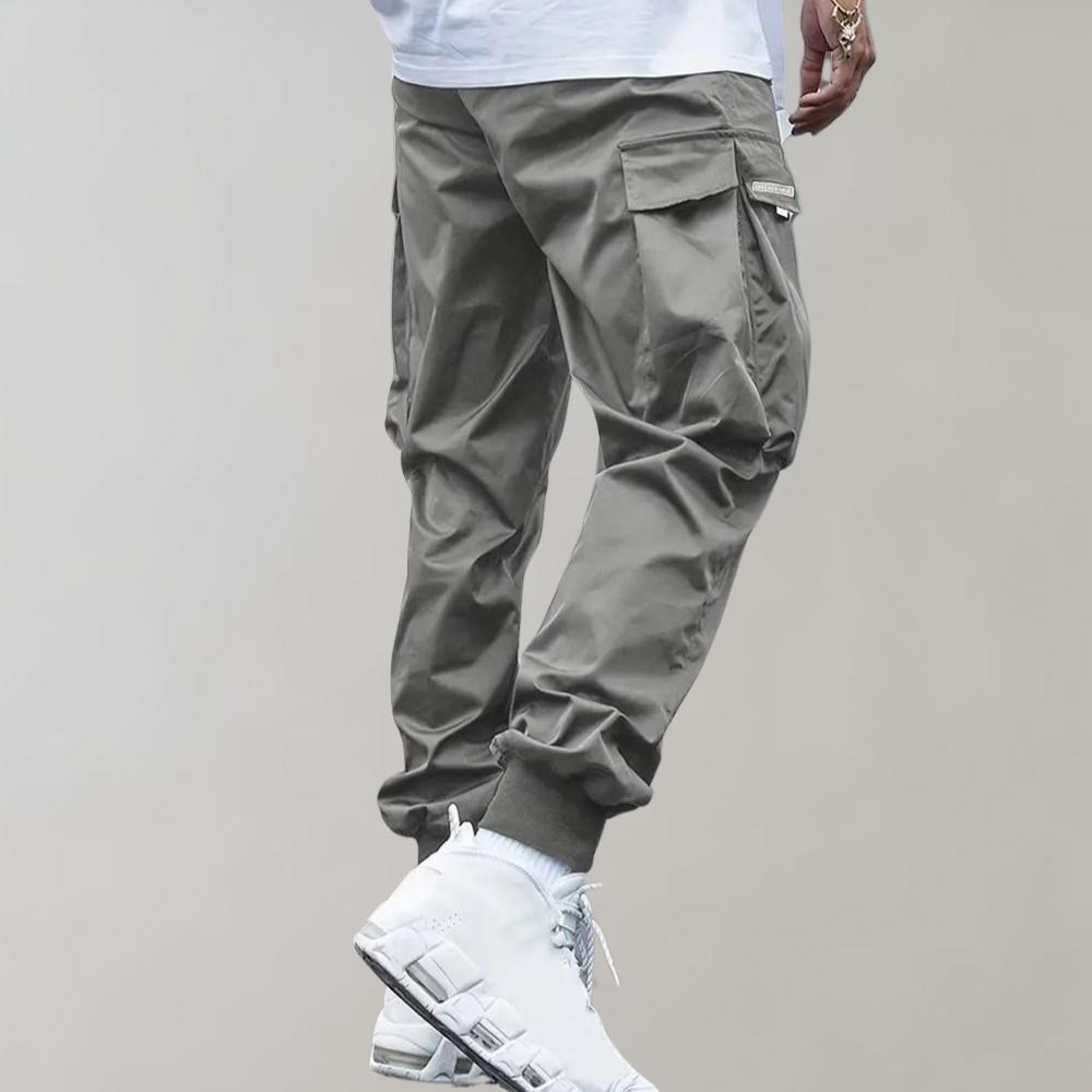Vielseitige Herren-Cargohose mit schmalem Bein