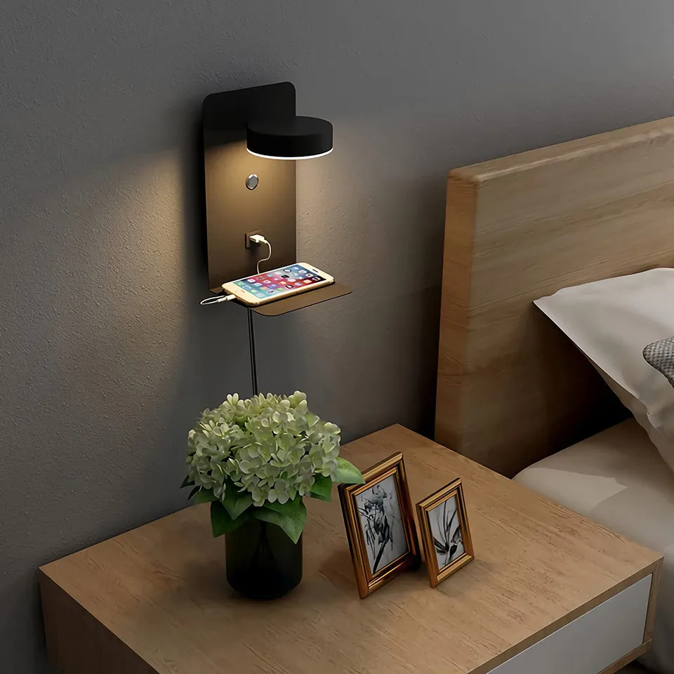 EasyHome | Dimmbare LED-Schlafzimmerlampe und Handy-Ladegerät in einem