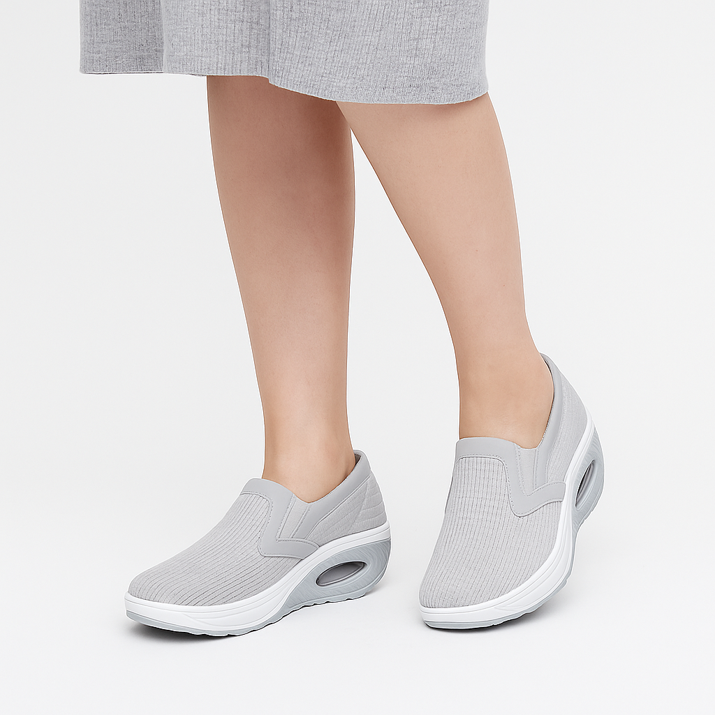 Lightweight sneakers for women