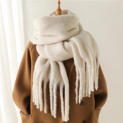 Luxuriöser Kaschmirschal für Damen mit großen Quasten für winterlichen Stil und Komfort