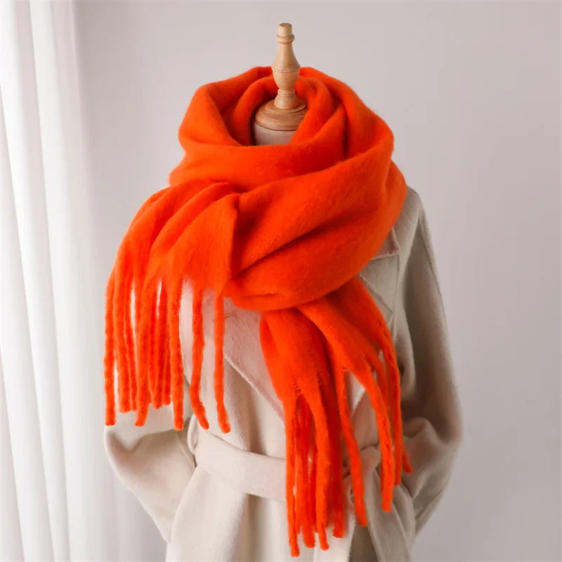 Luxuriöser Kaschmirschal für Damen mit großen Quasten für winterlichen Stil und Komfort