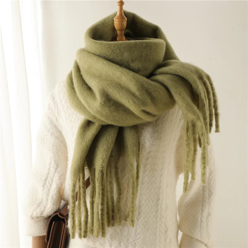 Luxuriöser Kaschmirschal für Damen mit großen Quasten für winterlichen Stil und Komfort