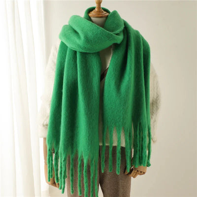 Luxuriöser Kaschmirschal für Damen mit großen Quasten für winterlichen Stil und Komfort