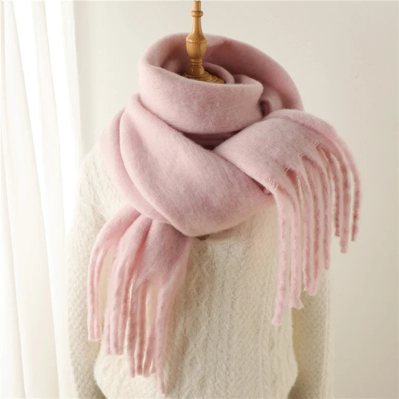 Luxuriöser Kaschmirschal für Damen mit großen Quasten für winterlichen Stil und Komfort