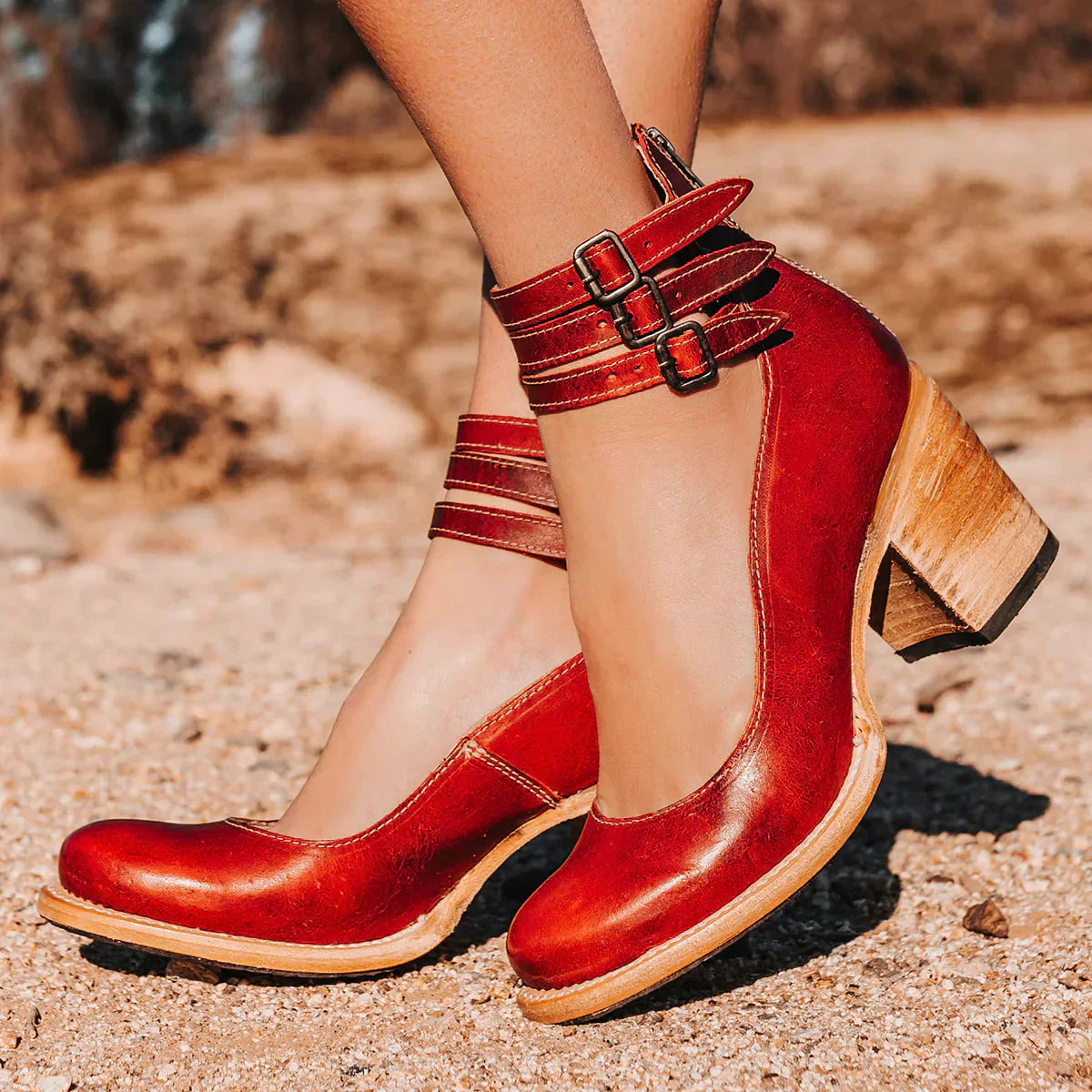 Stylische Pumps mit Knöchelriemen - Neda