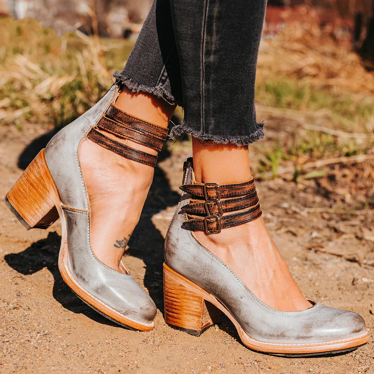 Stylische Pumps mit Knöchelriemen - Neda