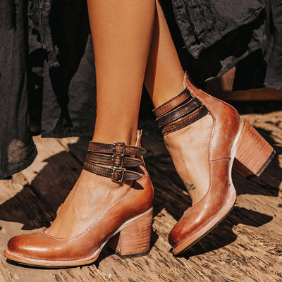 Stylische Pumps mit Knöchelriemen - Neda