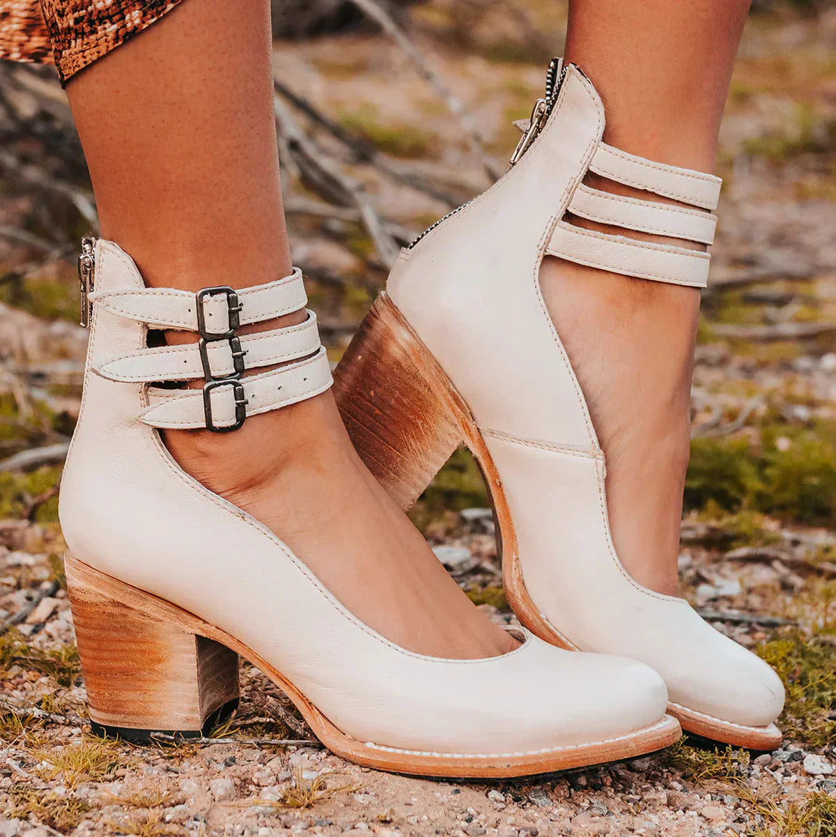 Stylische Pumps mit Knöchelriemen - Neda