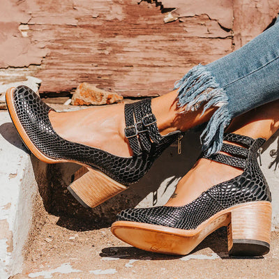 Stylische Pumps mit Knöchelriemen - Neda