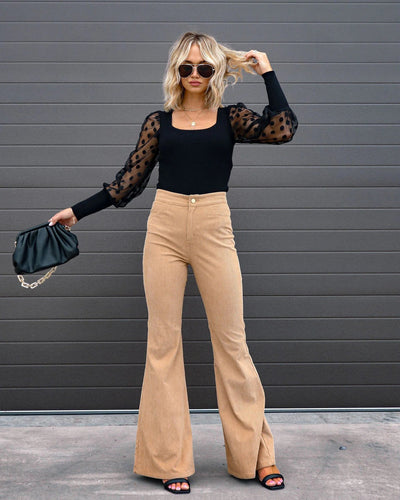 Isabelle Moreau | Bell Bottom Hosen mit Curved Fit