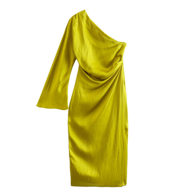 Einschulter-Kleid aus Satin