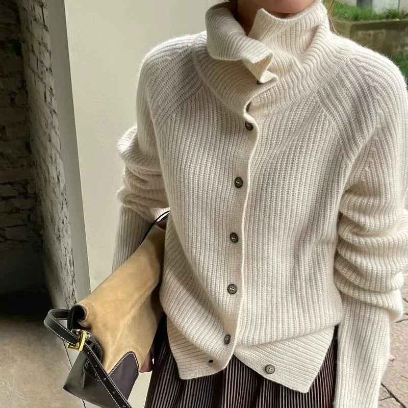 Clara – Strickjacke für Damen, kuschelig gestrickt | Pullover