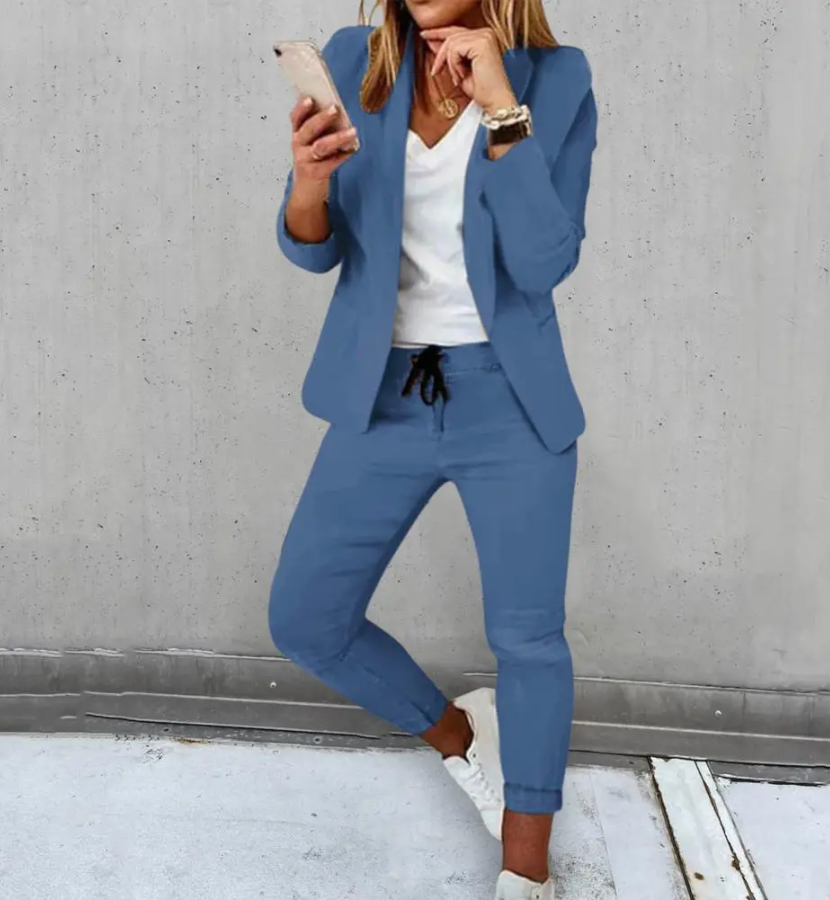 Valor | taillierter Blazer und bequeme Hose mit Kordelzug