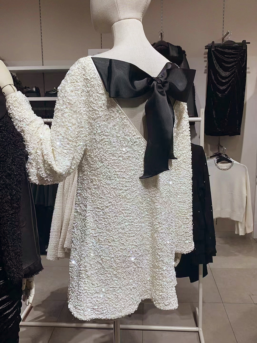 Adank - Kleid mit Fliege