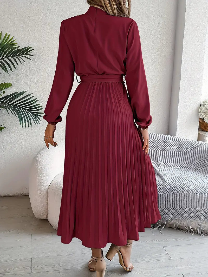 Layla - einfarbiges Kleid mit Stehkragen und plissiertem Gürtel
