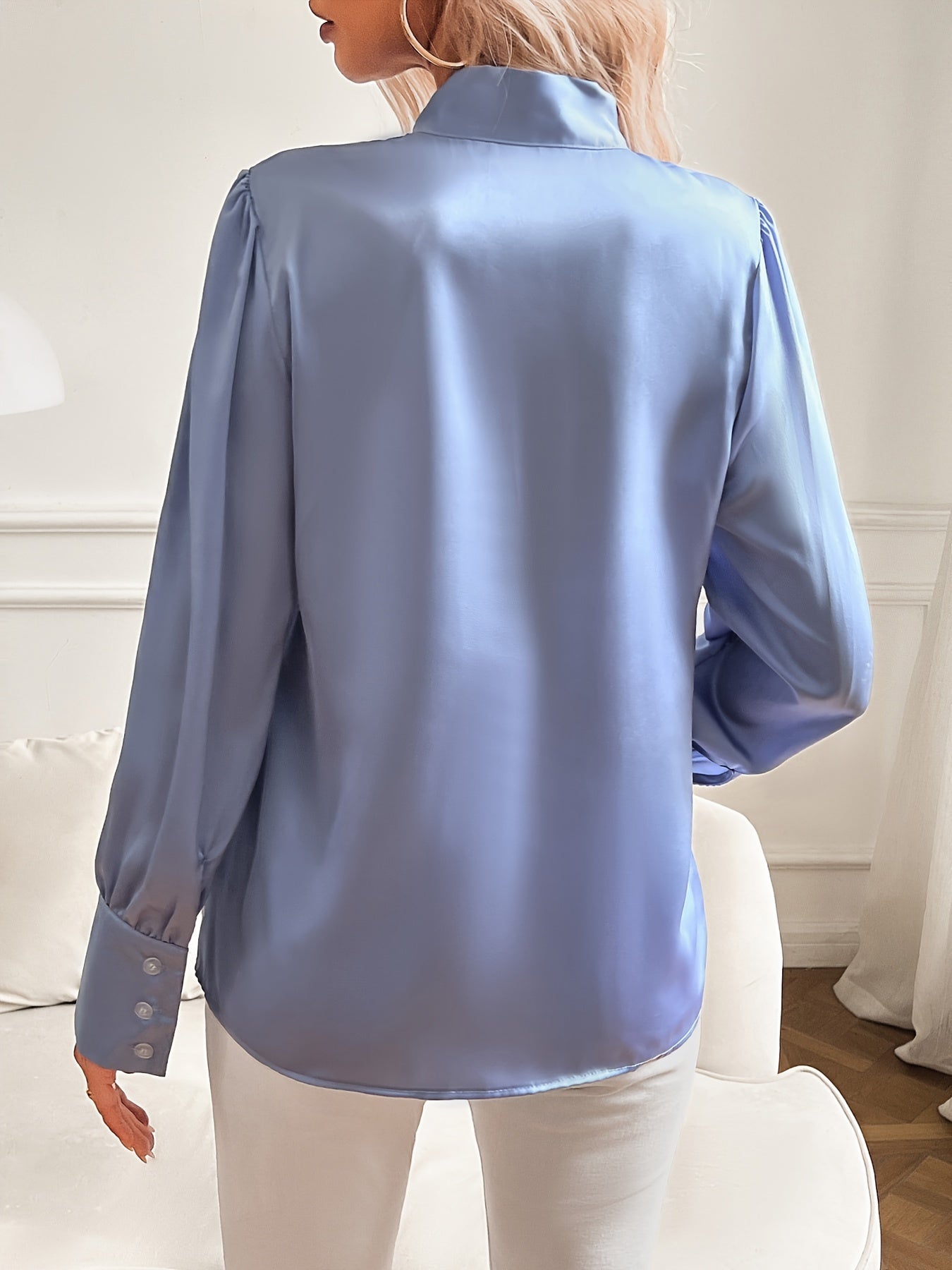 Bluse mit Knotenkragen | Polyester | Femininer Stil