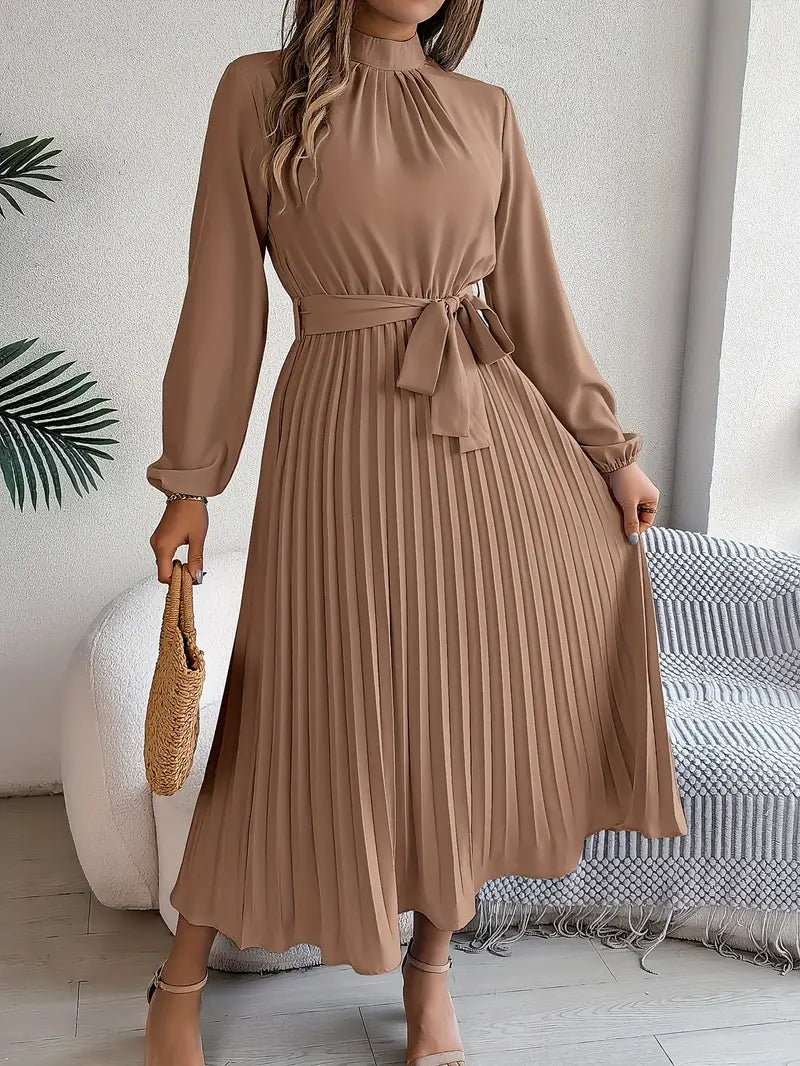 Layla - einfarbiges Kleid mit Stehkragen und plissiertem Gürtel