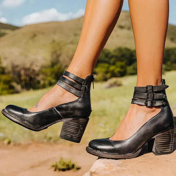 Stylische Pumps mit Knöchelriemen - Neda