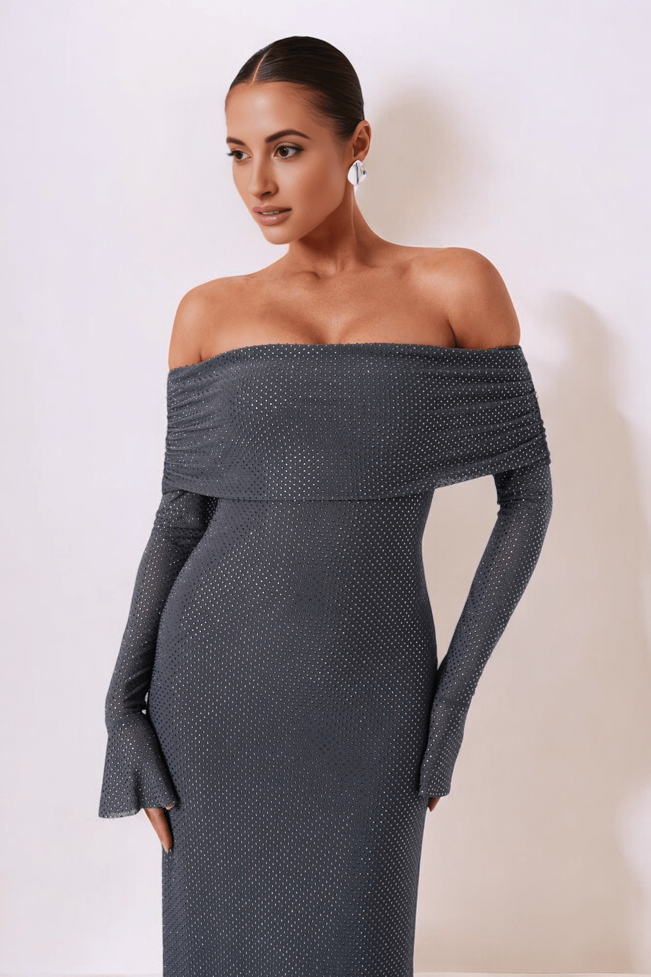 Festliches langes Damenkleid mit breiten Schultern aus Polyester für die Hochzeit