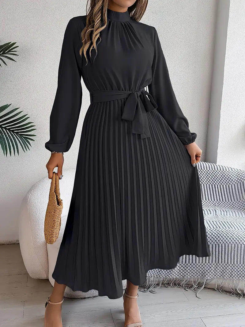 Layla - einfarbiges Kleid mit Stehkragen und plissiertem Gürtel