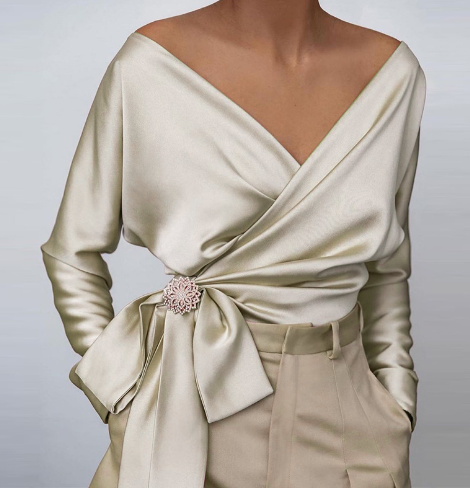 Davina - glatter, glänzender Stoffnbluse