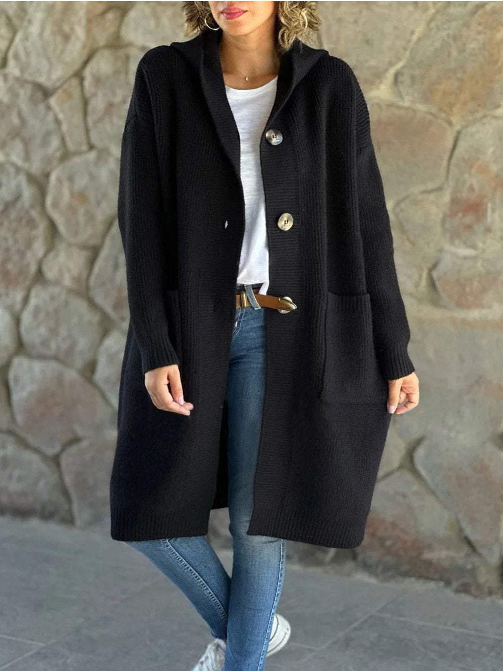 Beigefarbene Kapuzenjacke aus Strick für Frauen